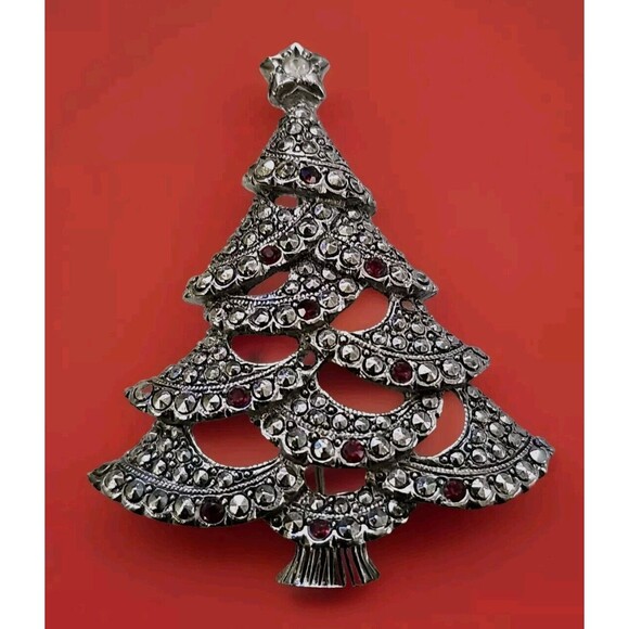 VINTAGE AVON VICTORIAN TREE SILVER TONE RHINESTONE CHRISTMAS BROOCH PIN 2.25 in - Picture 1 of 3